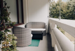 Balkon mit Sicht ins grüne